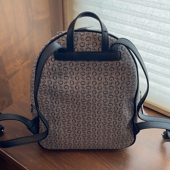 NWT Guess backpack - Picture 3 of 7